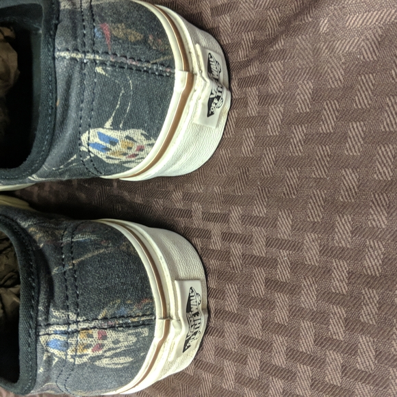 Vans - Picture 11 of 15